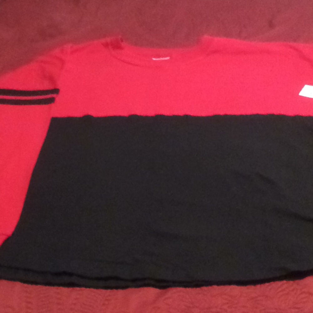 Ladies top - Picture 2 of 2